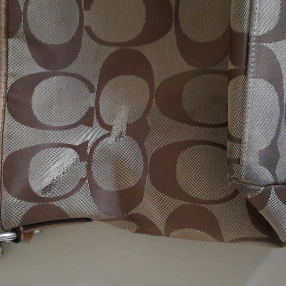 Coach Medium Tote WELL WORN - Picture 7 of 15
